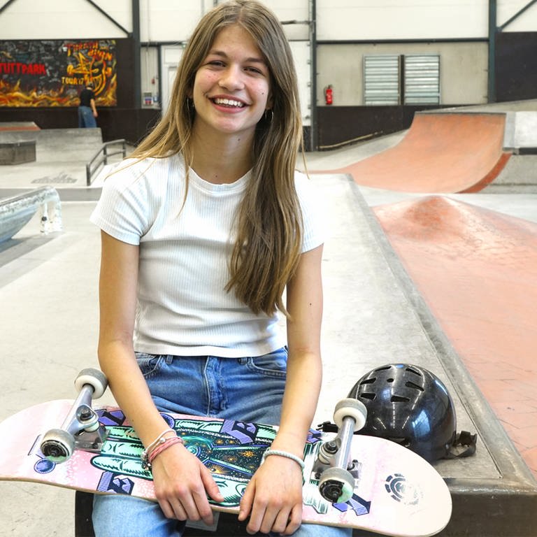 Reporterin Luisa im Skatepark (Foto: SWR)